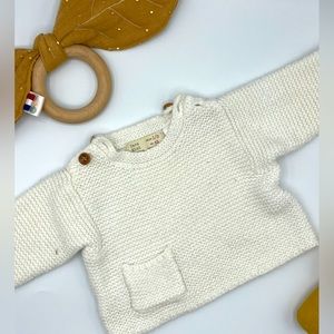 Cute sweater in “Maille” from Zara baby.
